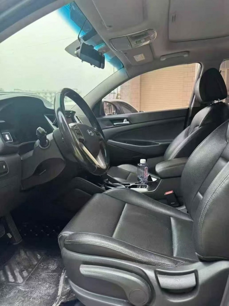 九江18年现代途胜8