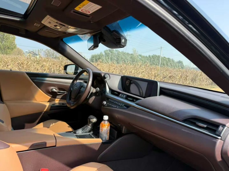 菏泽21年雷克萨斯ES5