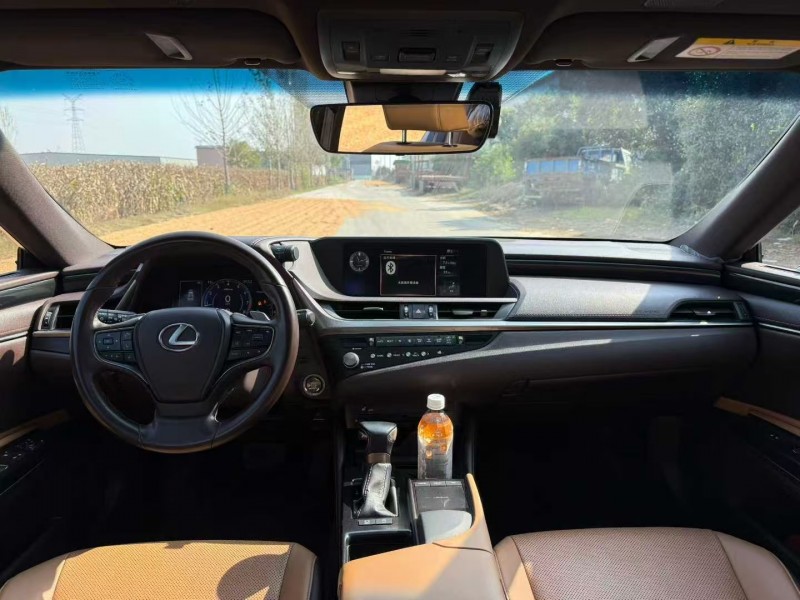 菏泽21年雷克萨斯ES7