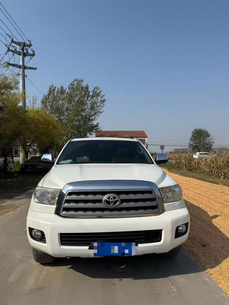 菏泽14年丰田红杉1