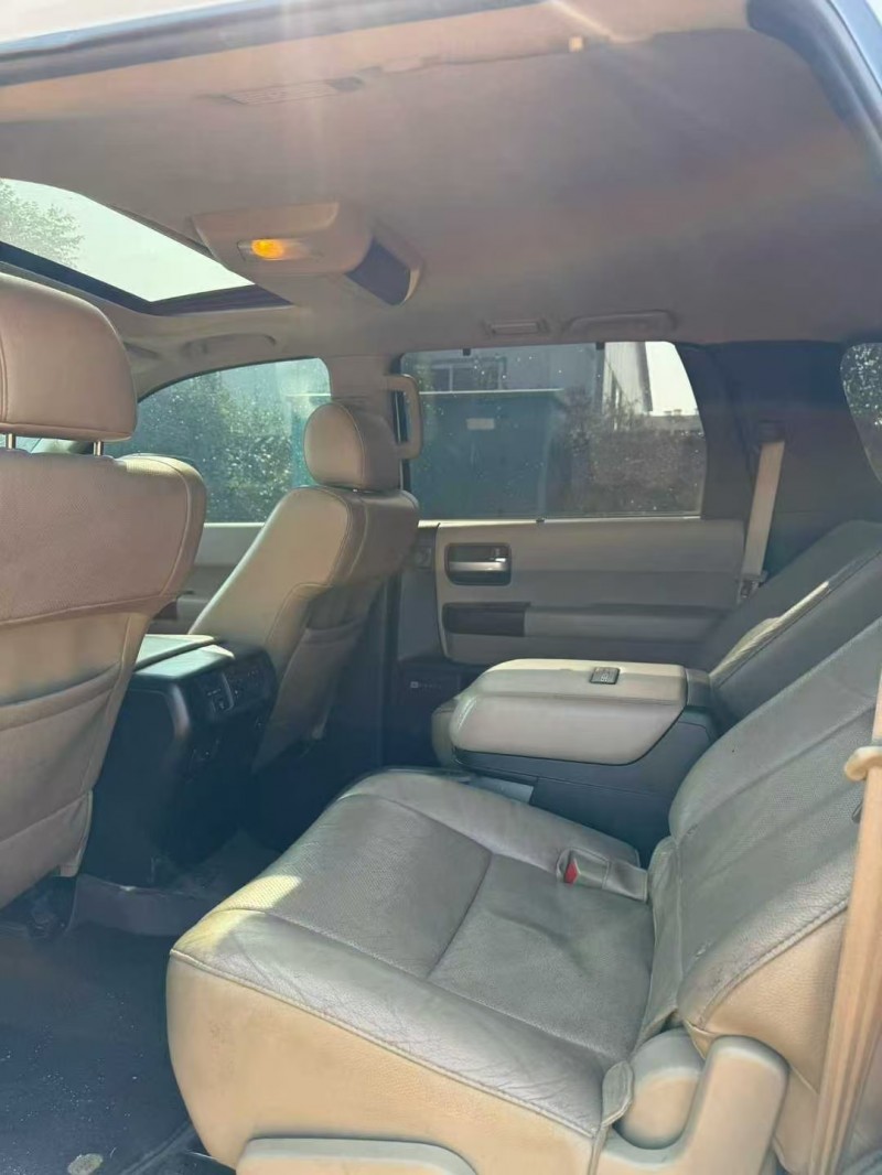 菏泽14年丰田红杉3