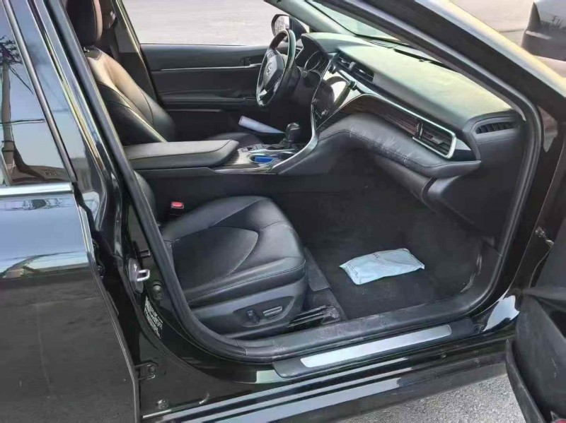 乌鲁木齐20年丰田凯美瑞5