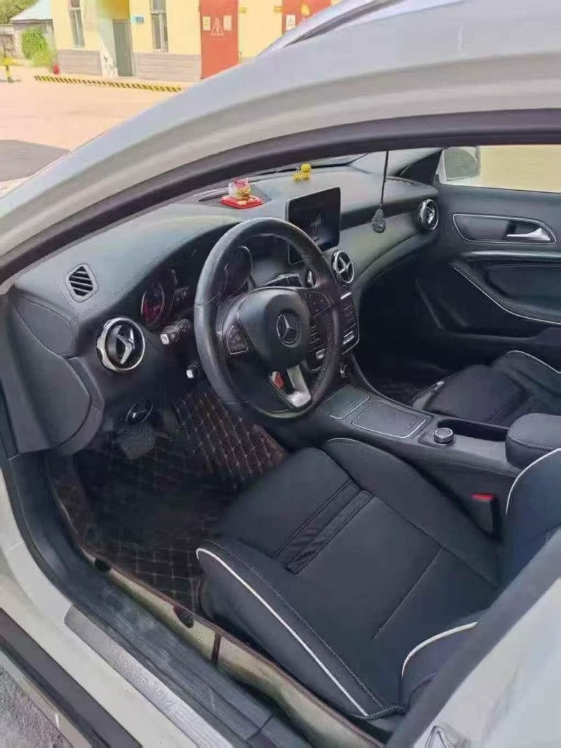 青岛18年奔驰GLA5