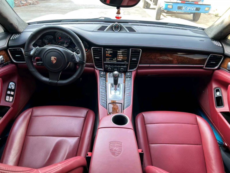 徐州11年保时捷帕拉梅拉4