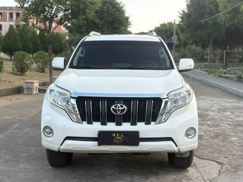 郑州10年丰田普拉多1