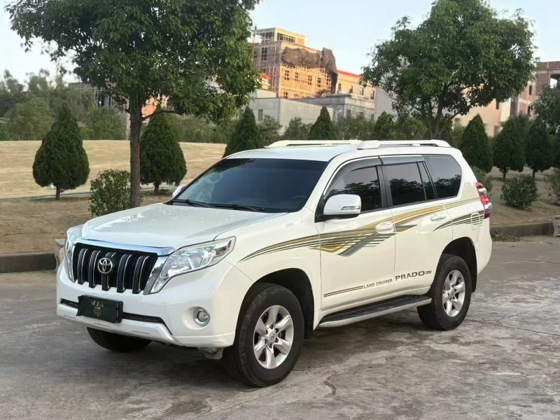 郑州10年丰田普拉多3