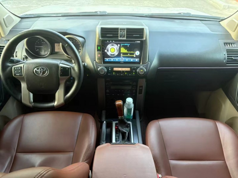 郑州10年丰田普拉多5