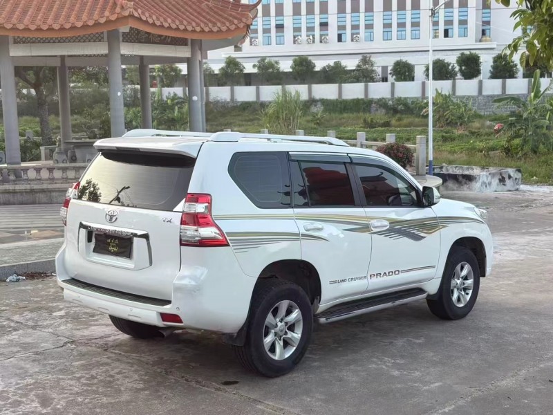 郑州10年丰田普拉多8