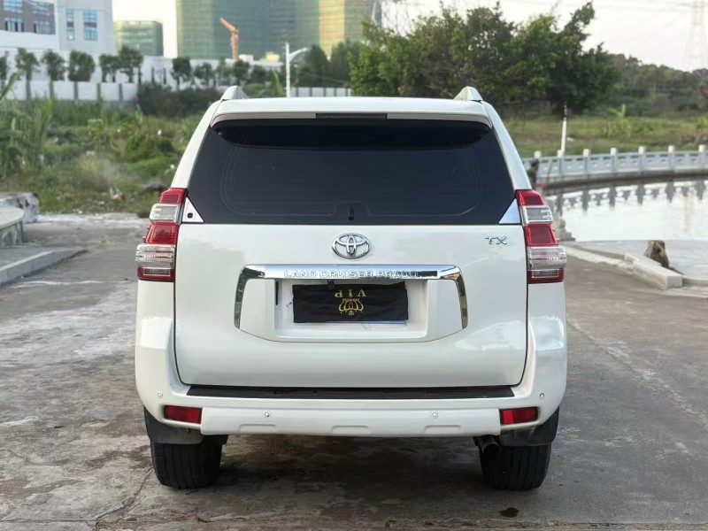 郑州10年丰田普拉多9