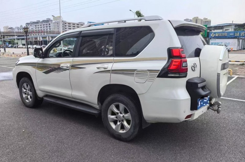 河源10年丰田普拉多5