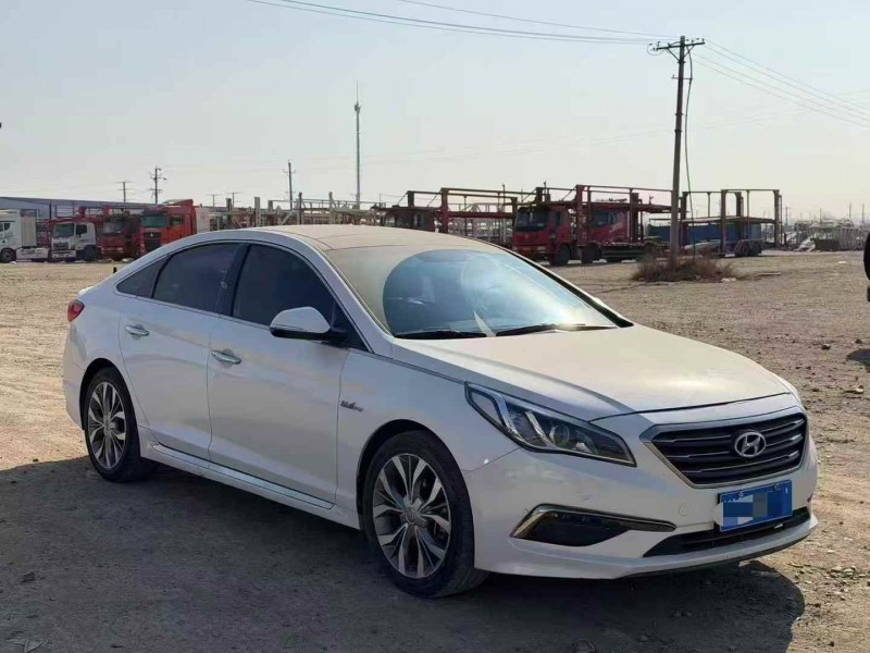 乌鲁木齐16年现代索纳塔3