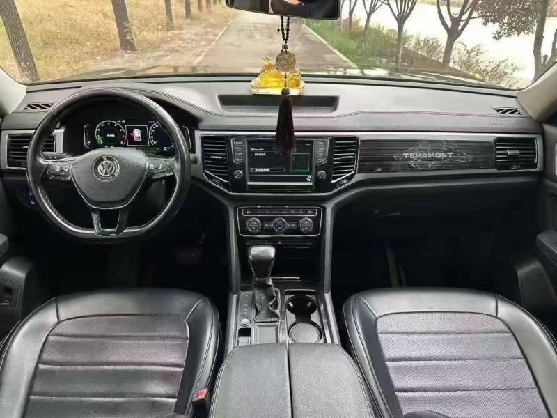 枣庄17年大众途昂5