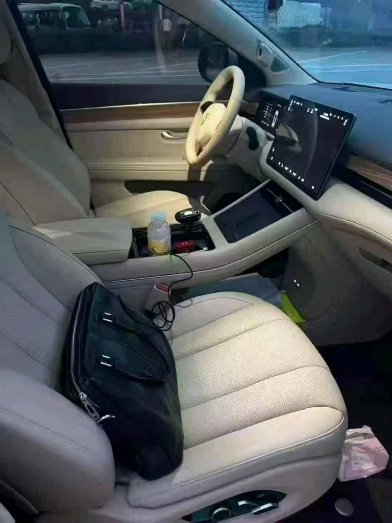 景德镇24年华为智选问界5