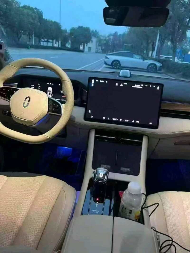 景德镇24年华为智选问界6