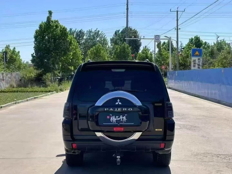 秦皇岛14年三菱帕杰罗7