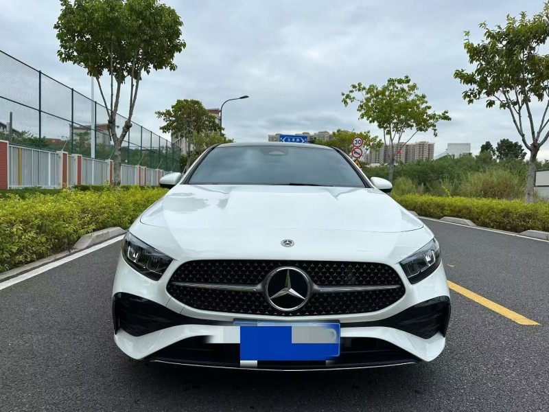 厦门23年奔驰A1