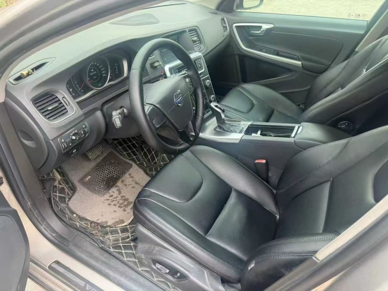 佛山14年沃尔沃S60L4