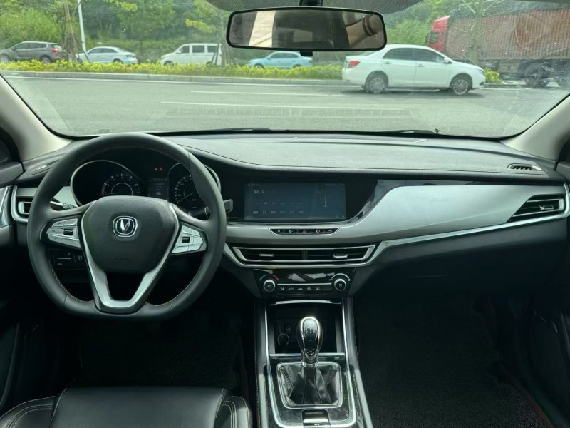 厦门19年长安汽车逸动4