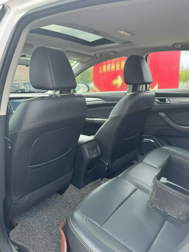 厦门19年长安汽车逸动5