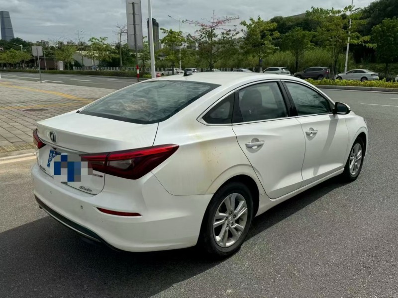 厦门19年长安汽车逸动9