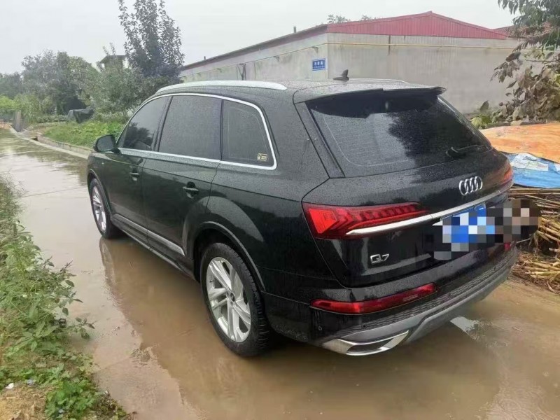 保定23年奥迪Q76