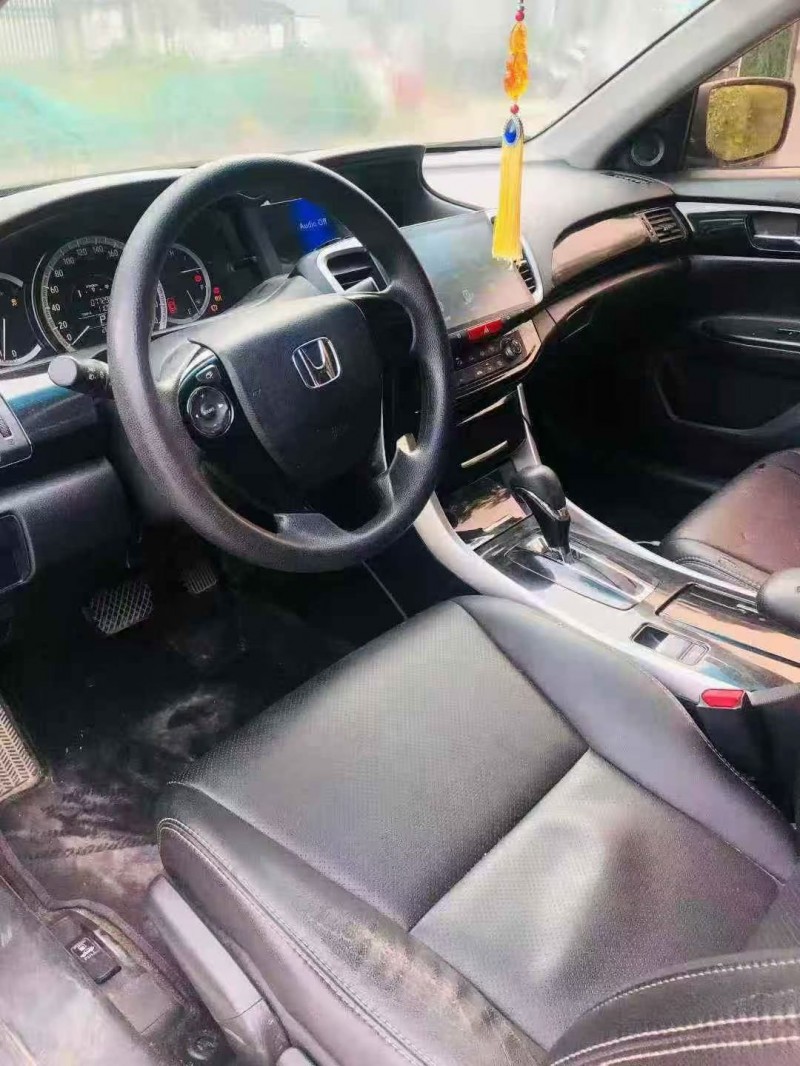 嘉兴17年本田雅阁3