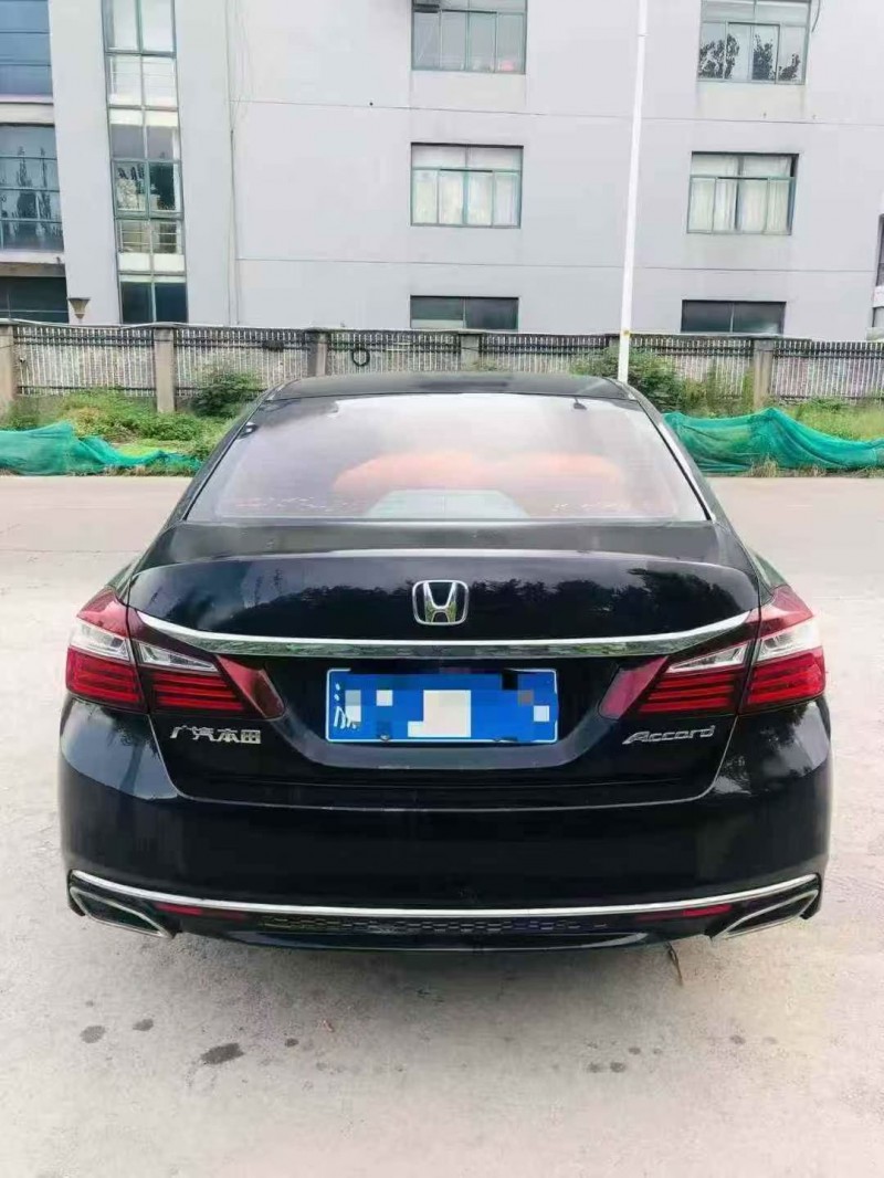 嘉兴17年本田雅阁4