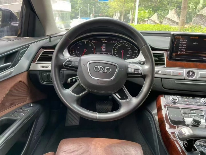 徐州13年奥迪A8L8