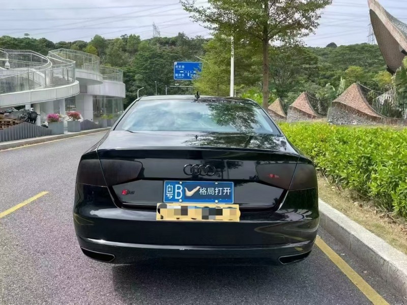 徐州13年奥迪A8L9