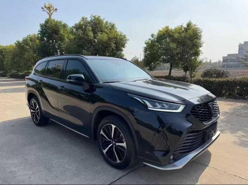 南京24年丰田皇冠2