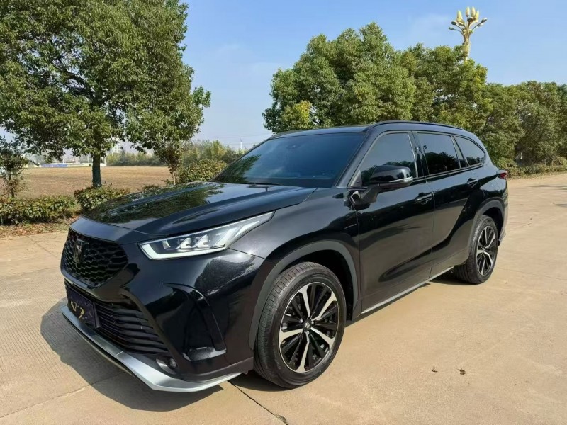 南京24年丰田皇冠3