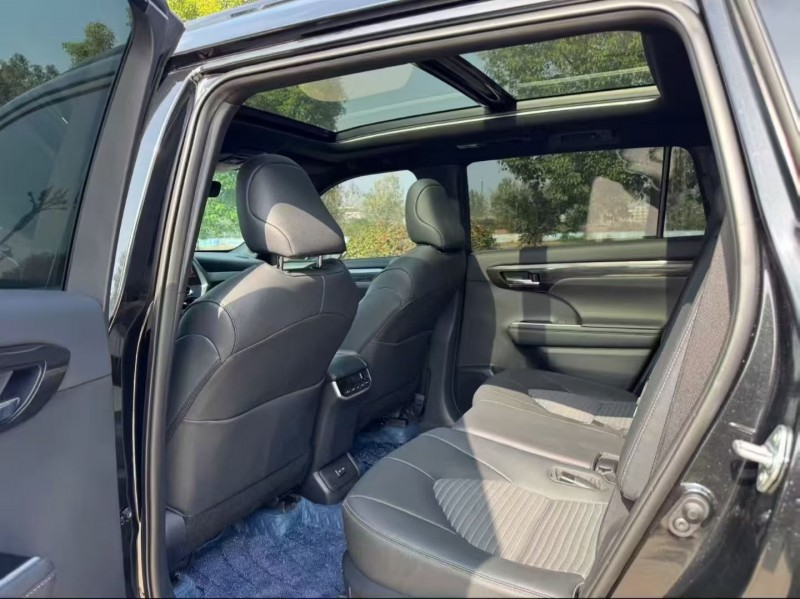 南京24年丰田皇冠5