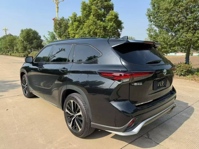 南京24年丰田皇冠8