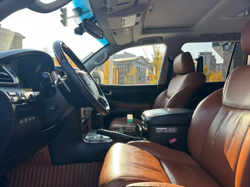 唐山17年雷克萨斯LX5