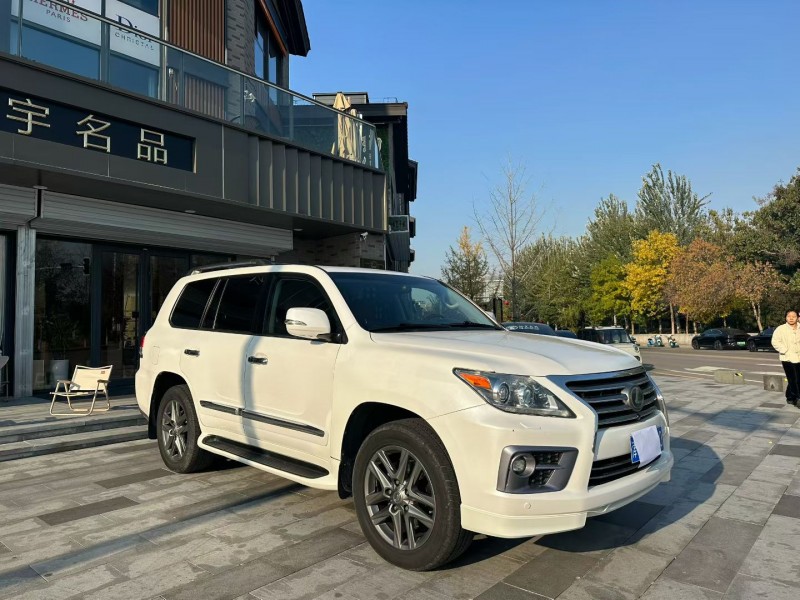 唐山17年雷克萨斯LX8