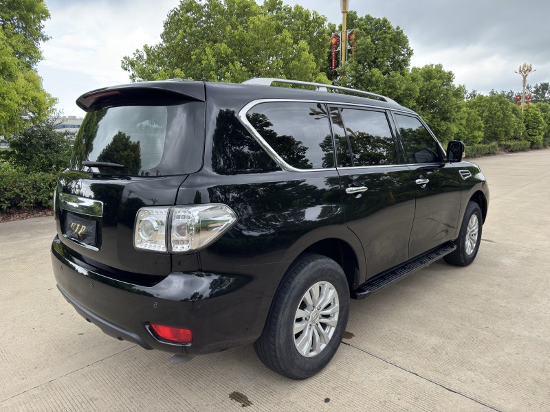 盐城19年日产途乐4