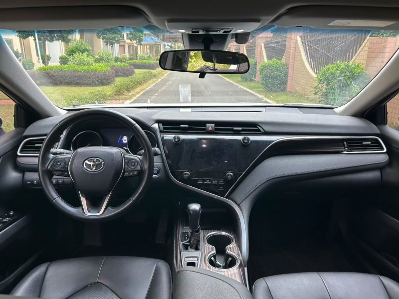 东莞19年丰田凯美瑞5