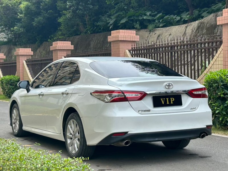 东莞19年丰田凯美瑞6