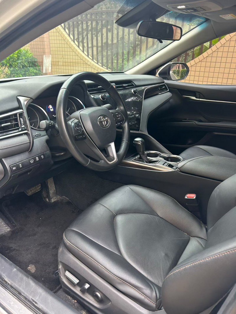 东莞19年丰田凯美瑞8