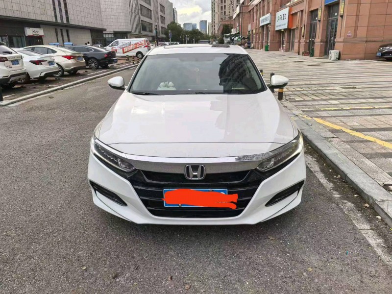 台州21年本田雅阁1