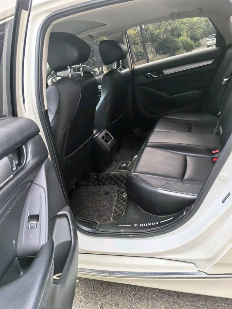 台州21年本田雅阁5