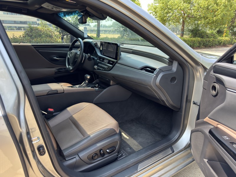 盐城24年雷克萨斯ES9