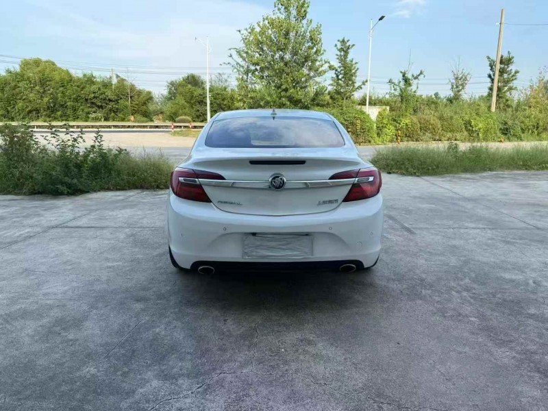 徐州15年别克君威9