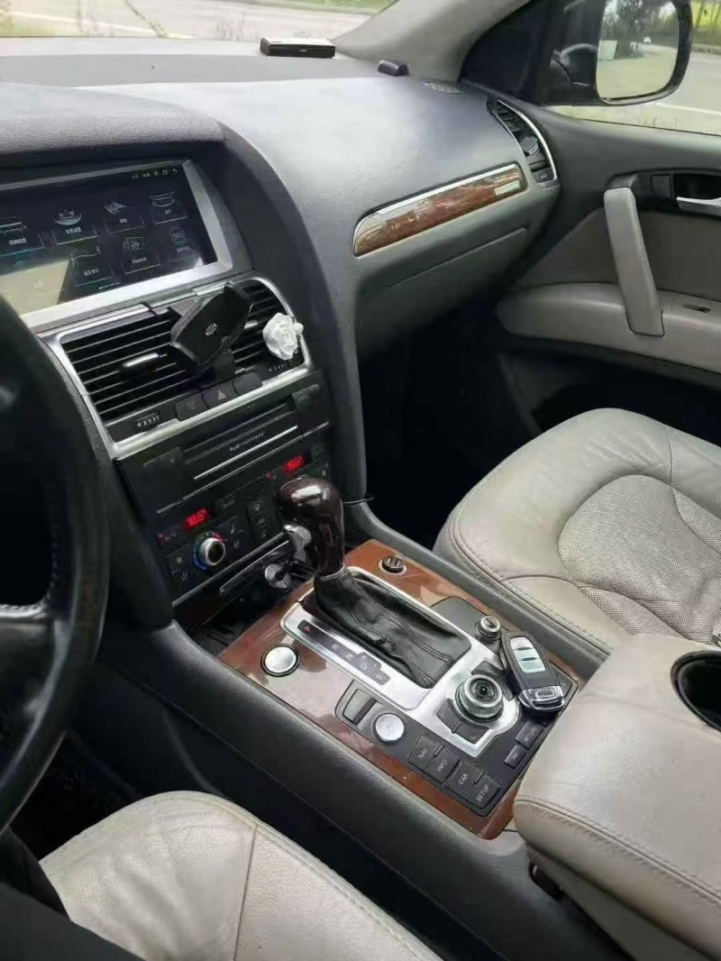 菏泽10年奥迪Q76