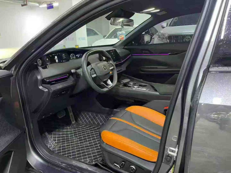 成都24年长安汽车UNI5