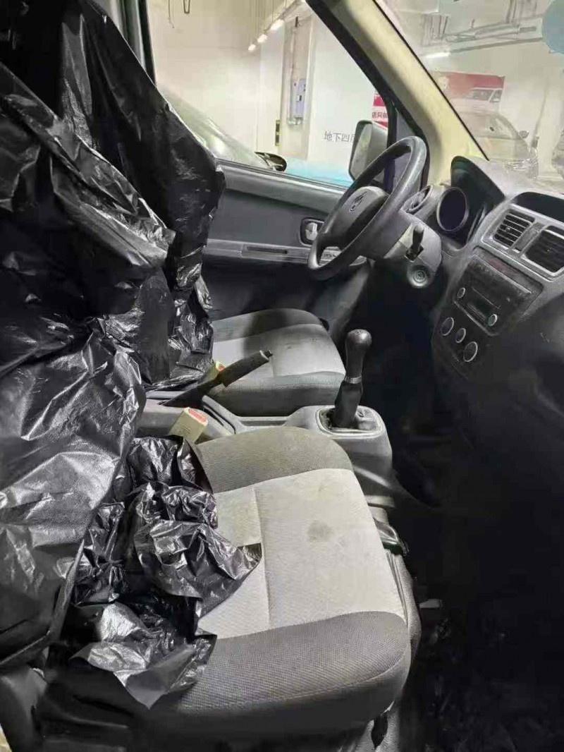 成都21年长安汽车睿行4