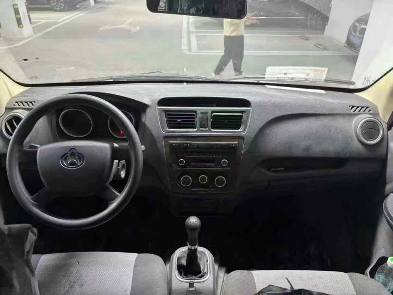 成都21年长安汽车睿行6