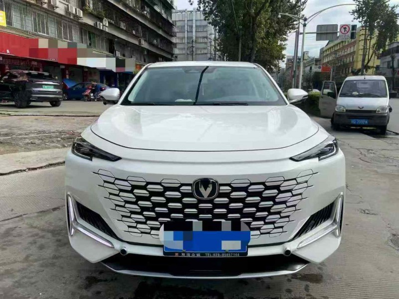 成都24年长安汽车UNI1