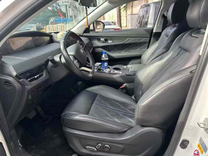 成都24年长安汽车UNI4