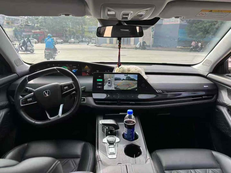 成都24年长安汽车UNI6